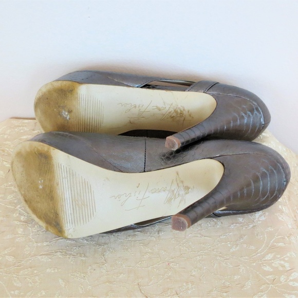 Marc Fisher Bronze "Snakeskin" Heels 9M - Picture 4 of 4